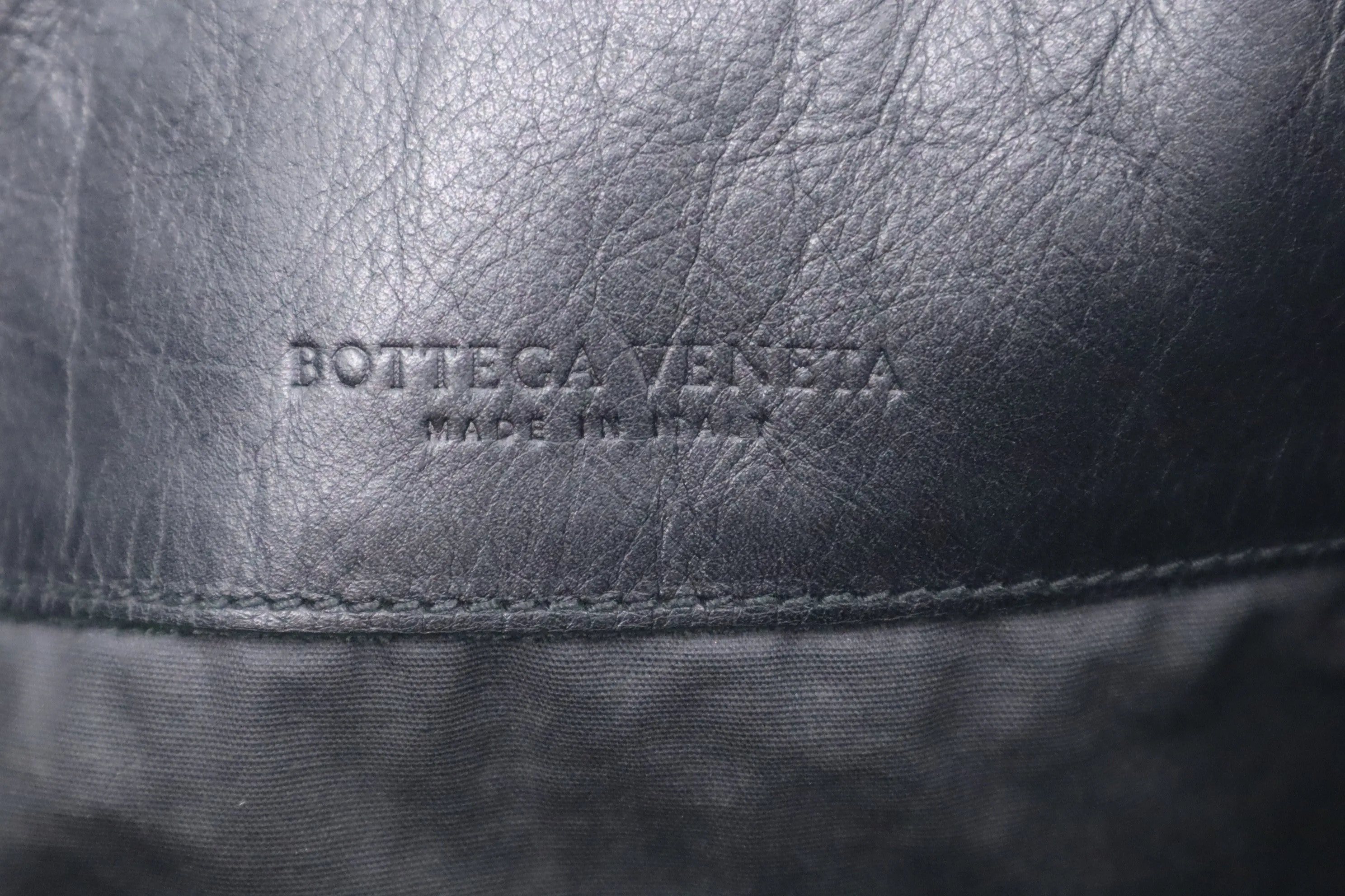 Bottega Veneta Crossbody Bag in Black Intrecciato Leather