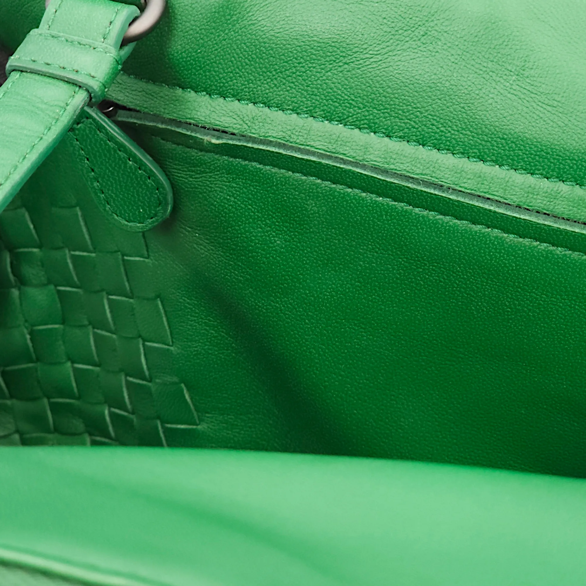 Intrecciato Green Shoulder Bag in Nappa Leather, Brunito hardware