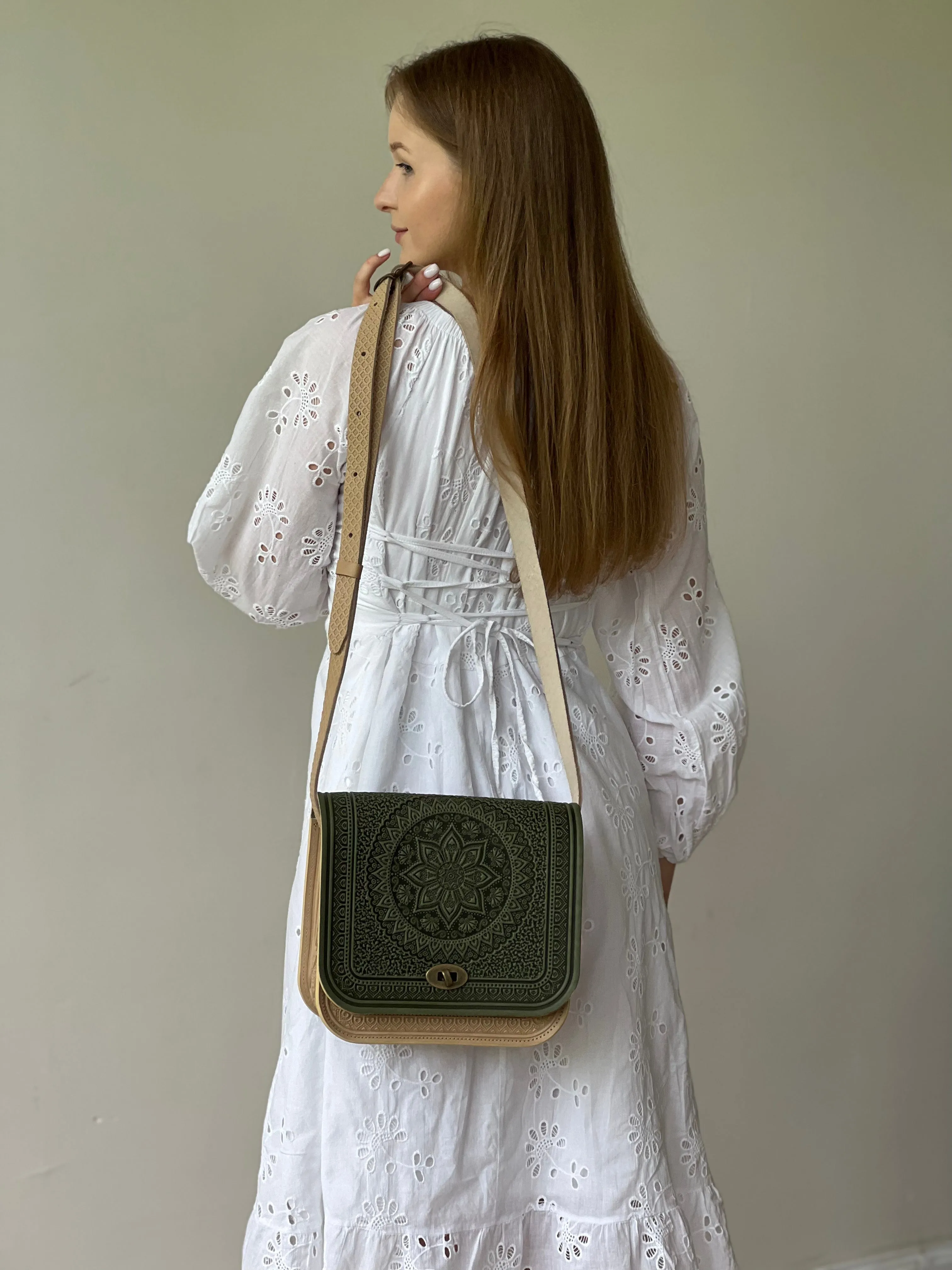 Ivory&Olive Olive Unique Purse