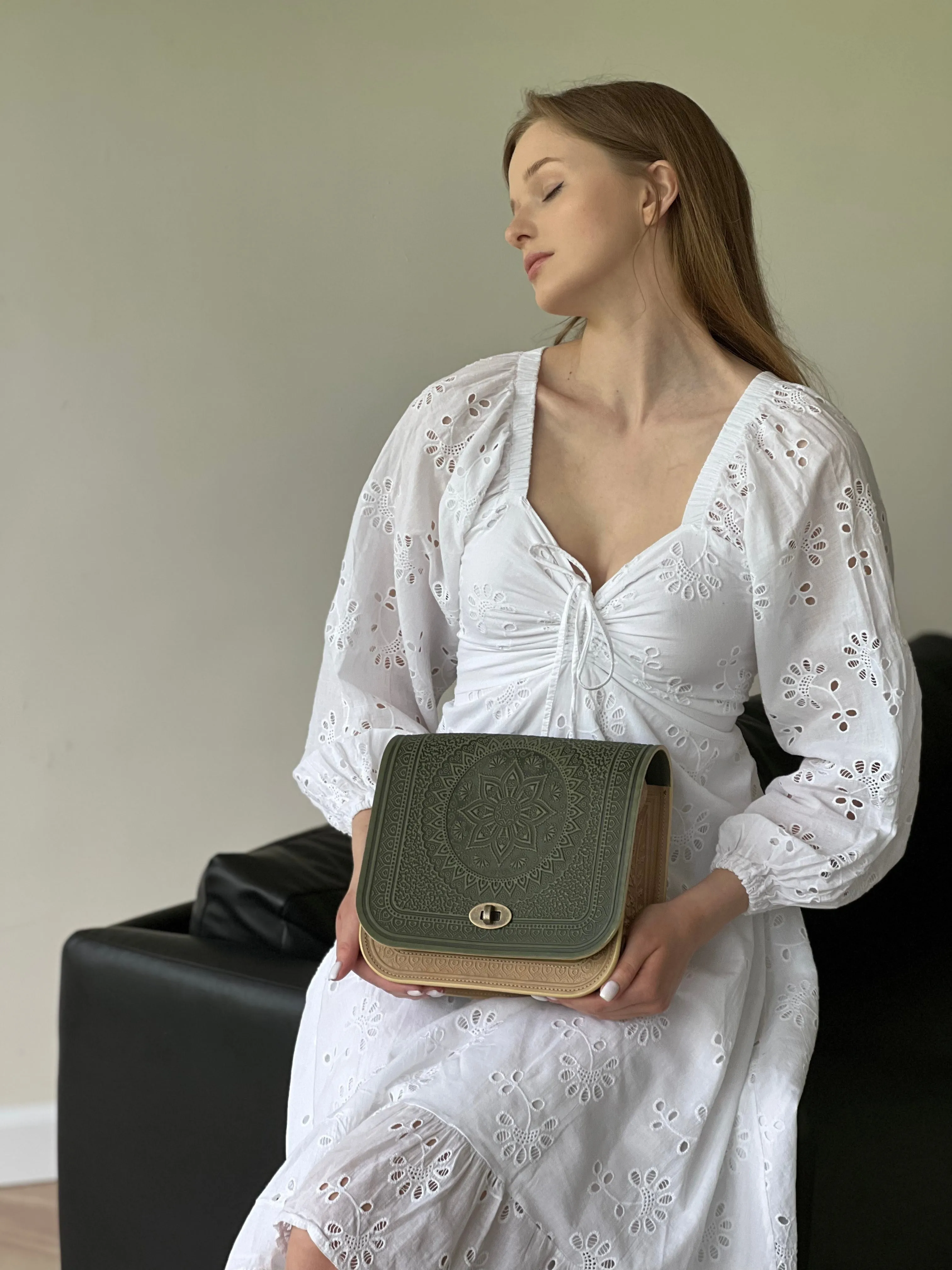 Ivory&Olive Olive Unique Purse