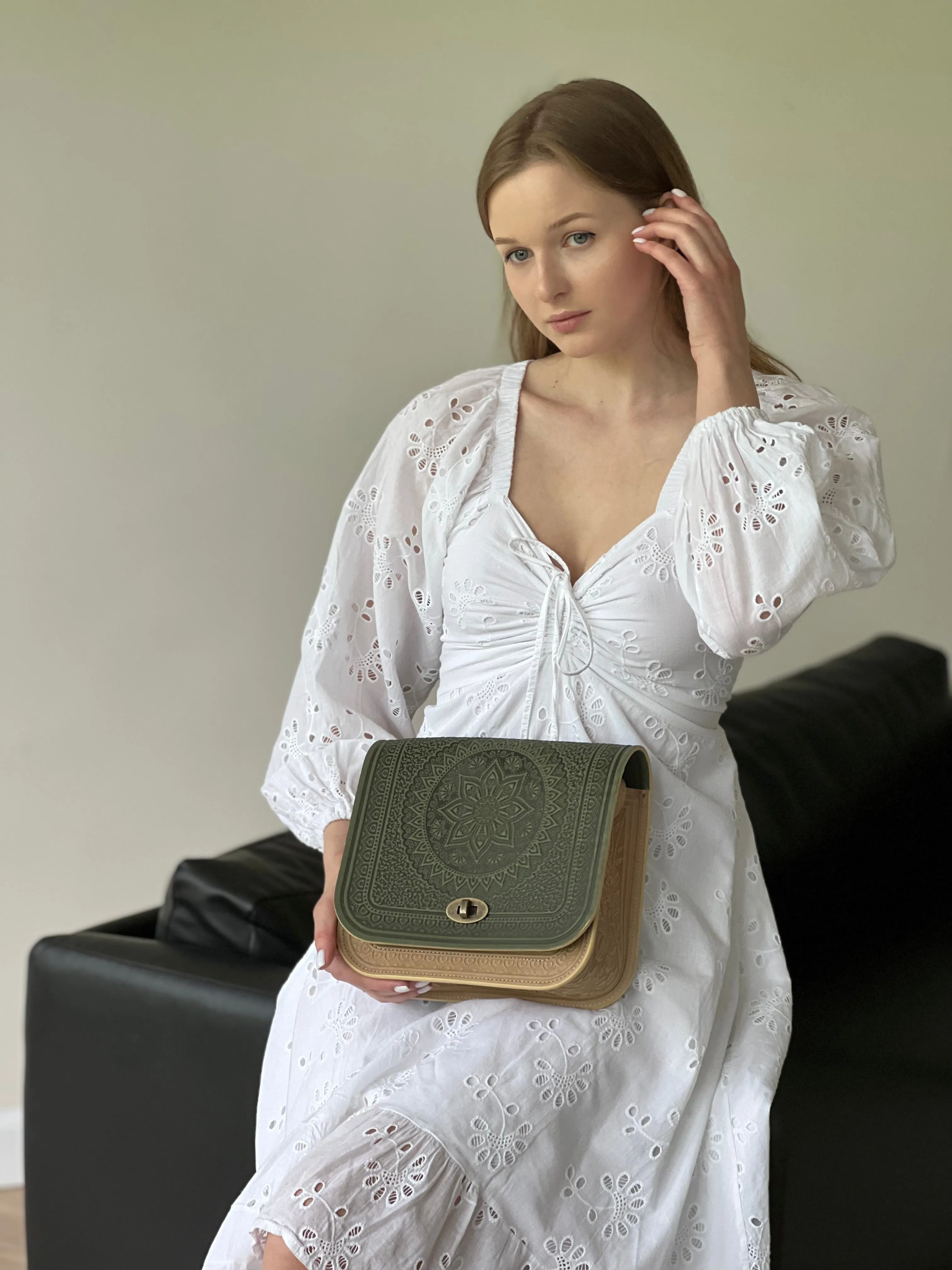 Ivory&Olive Olive Unique Purse