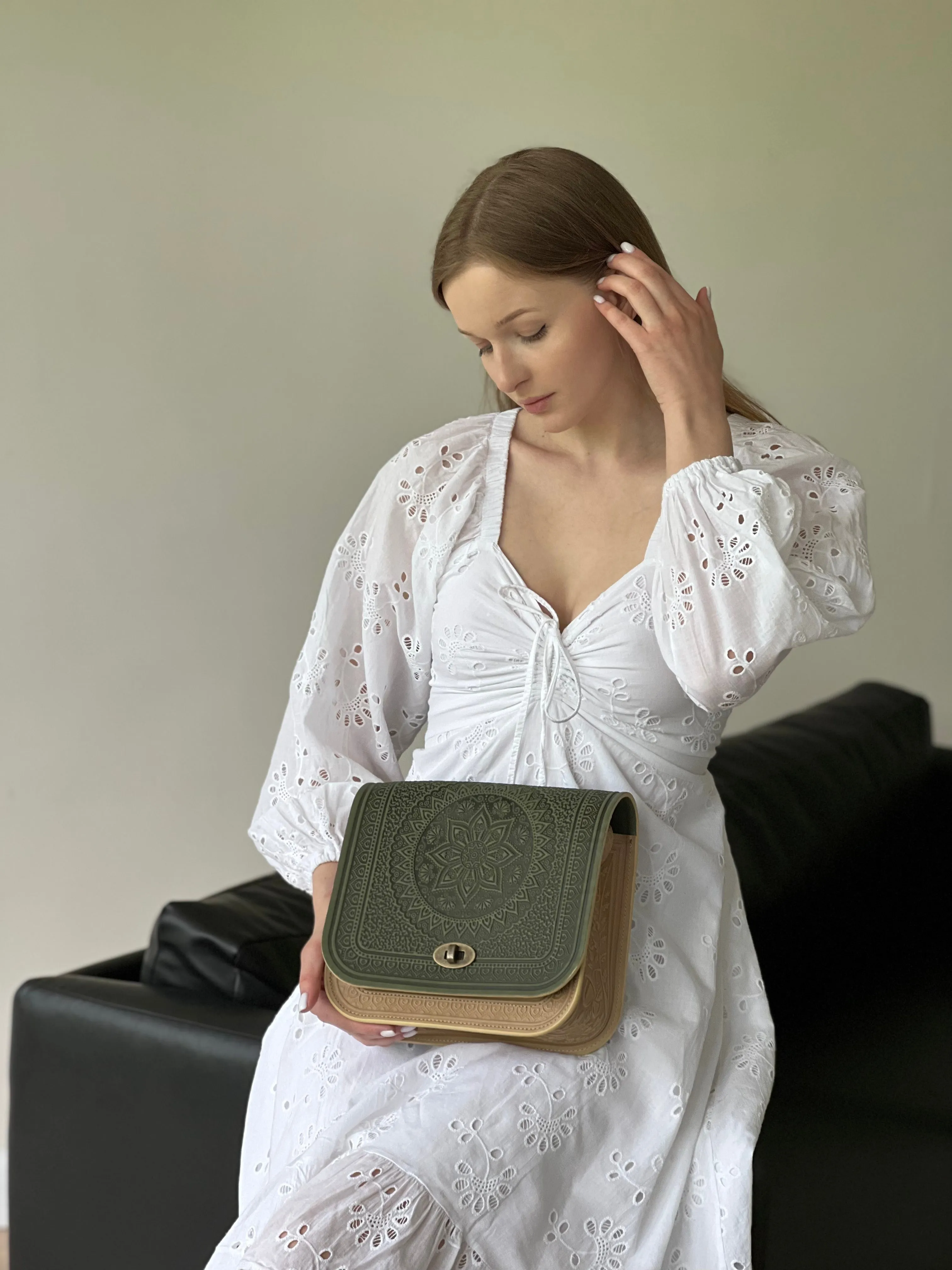 Ivory&Olive Olive Unique Purse