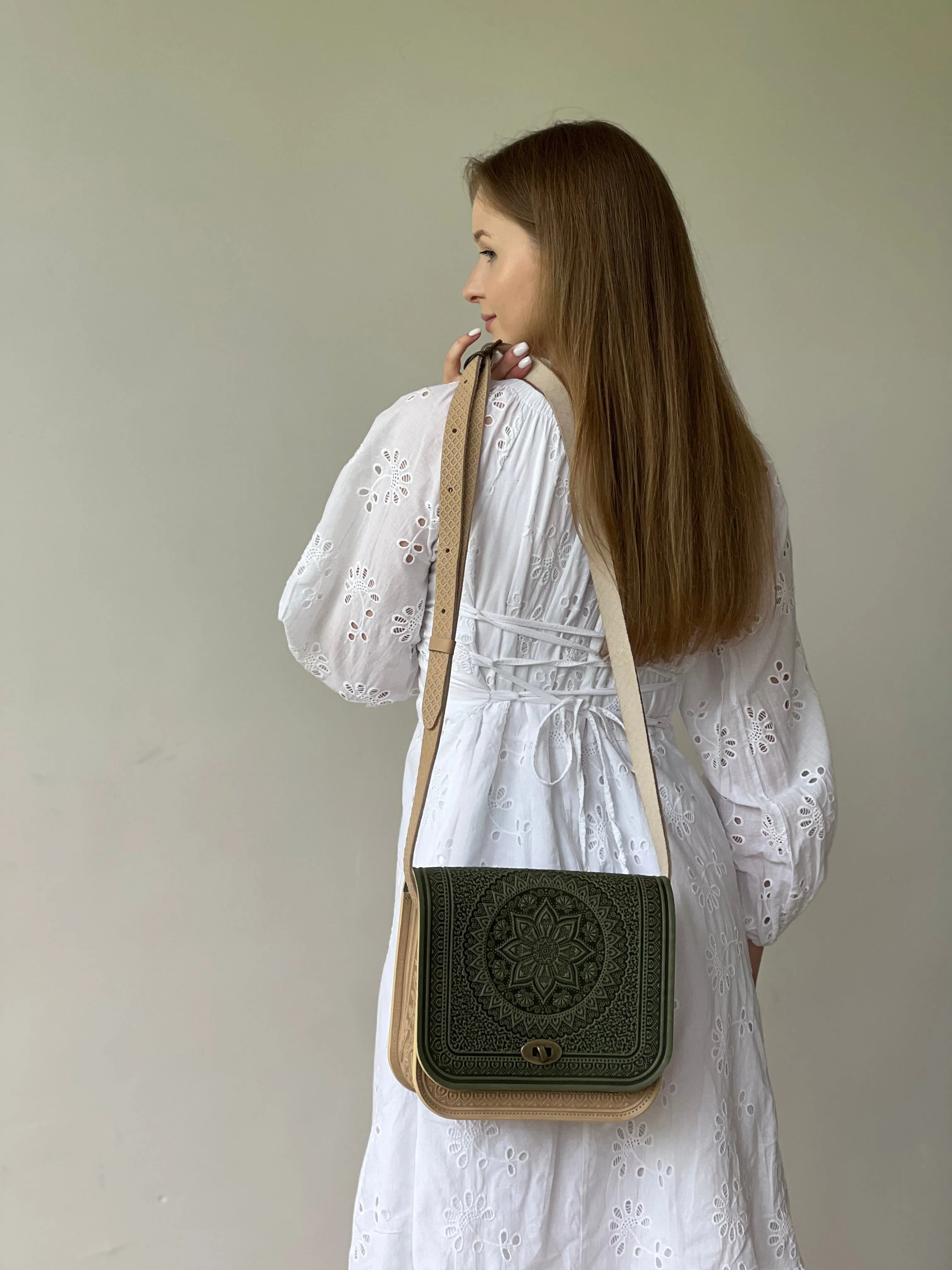 Ivory&Olive Olive Unique Purse