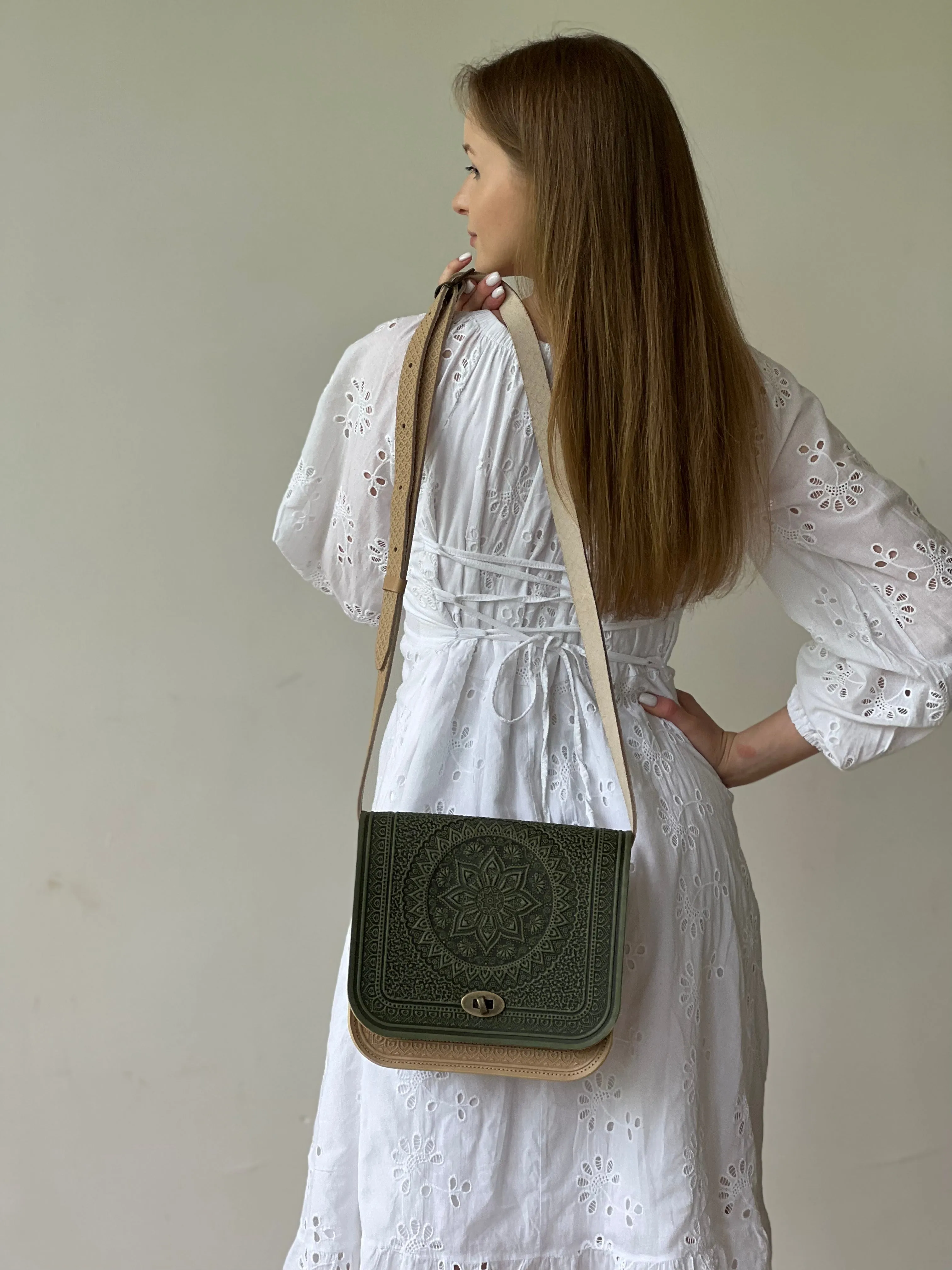 Ivory&Olive Olive Unique Purse