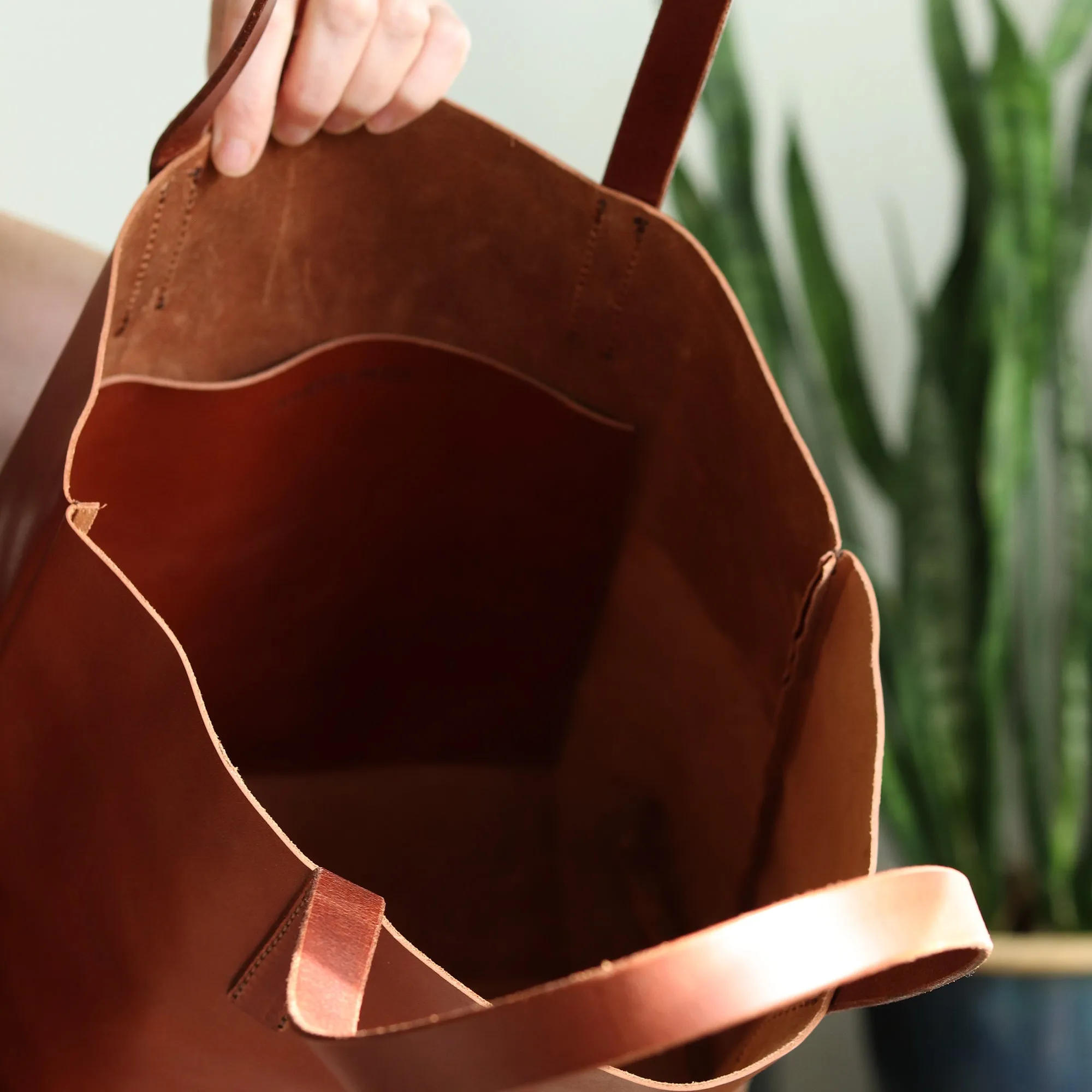 Minimalist Tote - Cognac