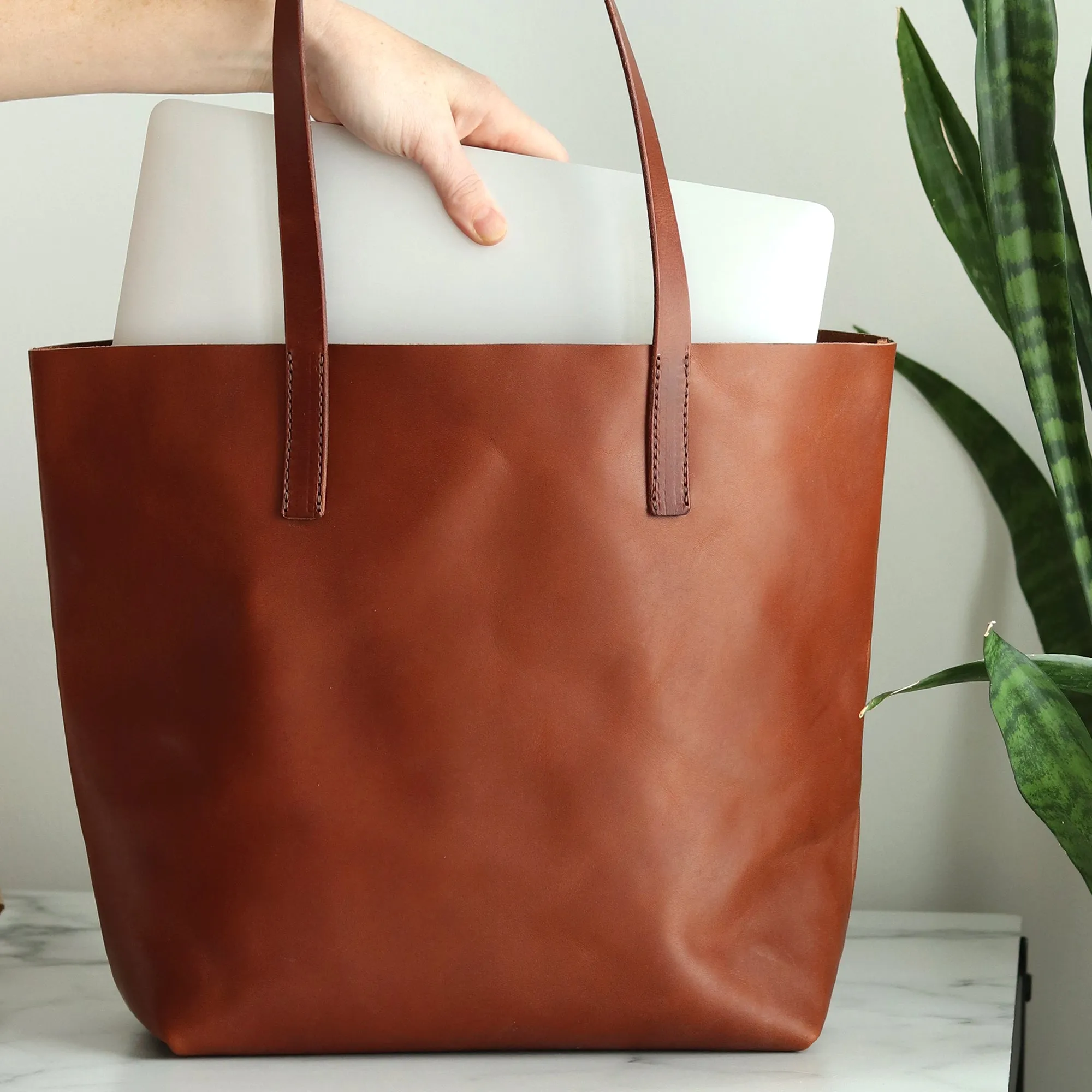 Minimalist Tote - Cognac